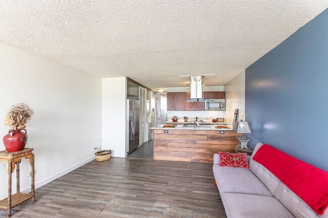 Building Photo - 2611 Ala Wai Blvd