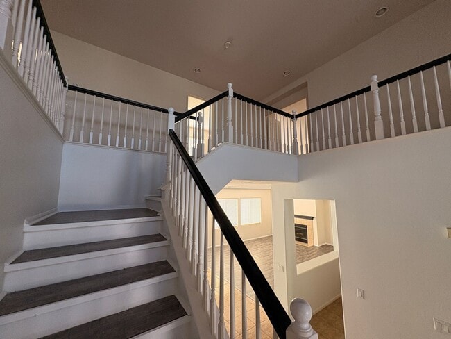 Building Photo - EASTVALE GREAT NEIGHBORHOOD- 4+2.5 EXECUTIVE HOME, QUIET NEIGHBORHOOD - AVAILABLE NOW!!! ONLY 2 C...