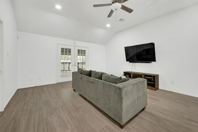 Building Photo - 18875 Ferney Ln