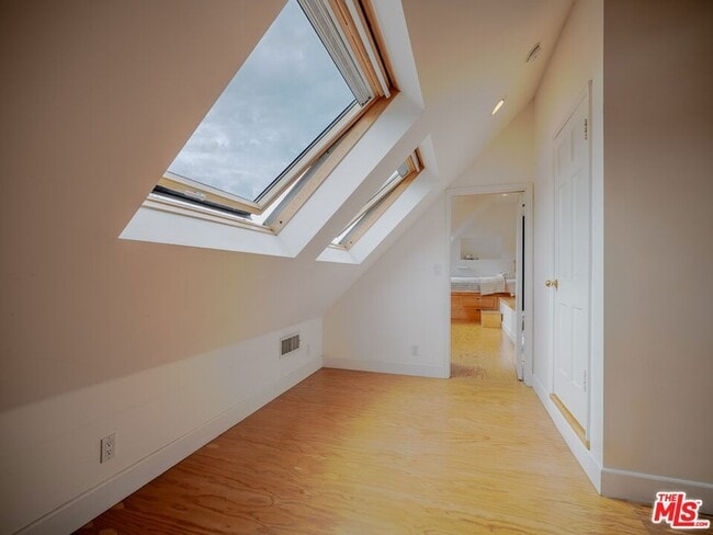 Building Photo - 1321 Hayworth Ave