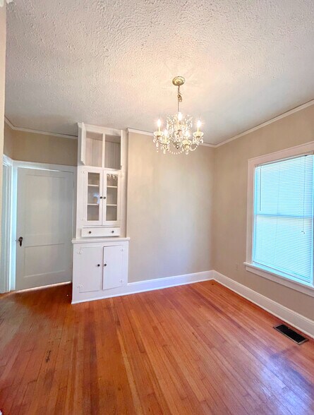 Building Photo - 607 Kirby Pl