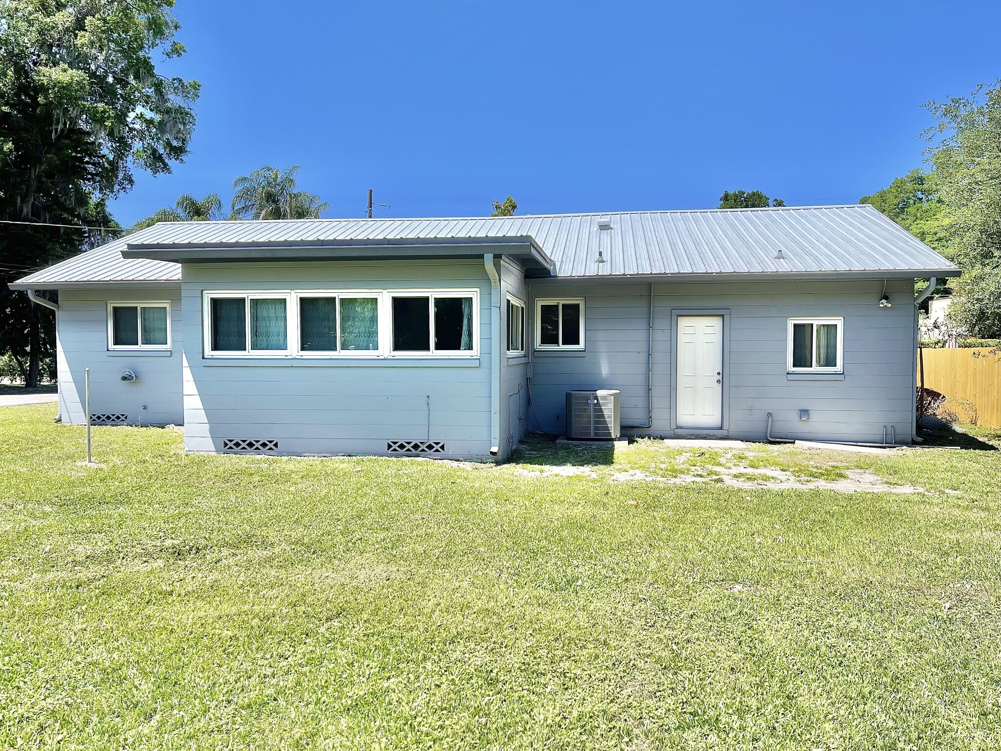 Building Photo - 2601 Ives Ave