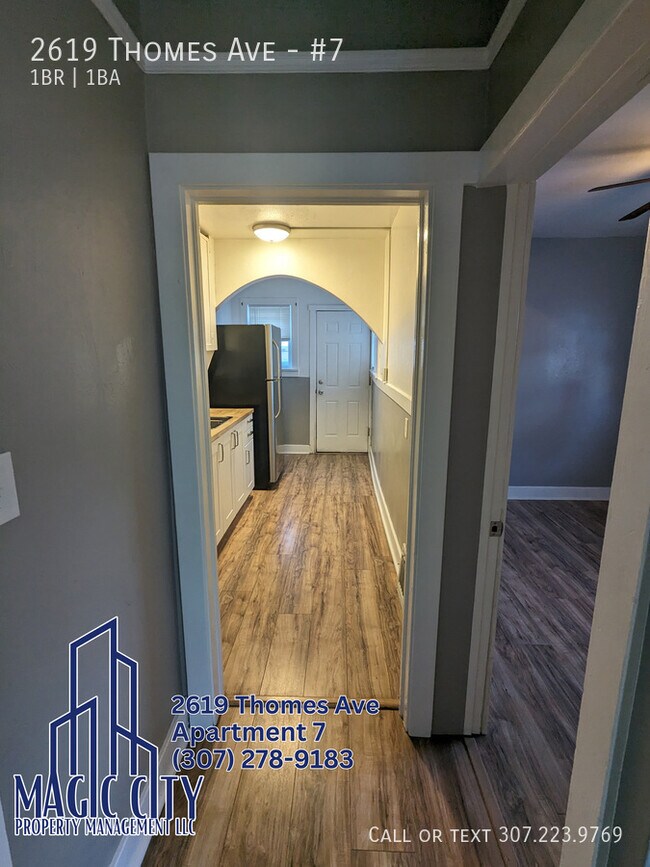 Building Photo - 2619 Thomes Ave