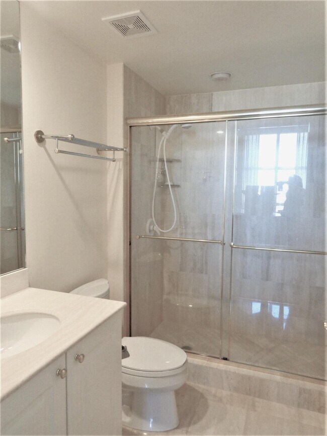 Building Photo - 3700 S Ocean Blvd