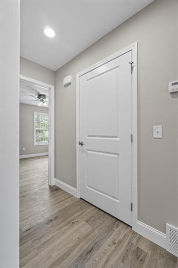 Building Photo - 302 Oak Grv Cir