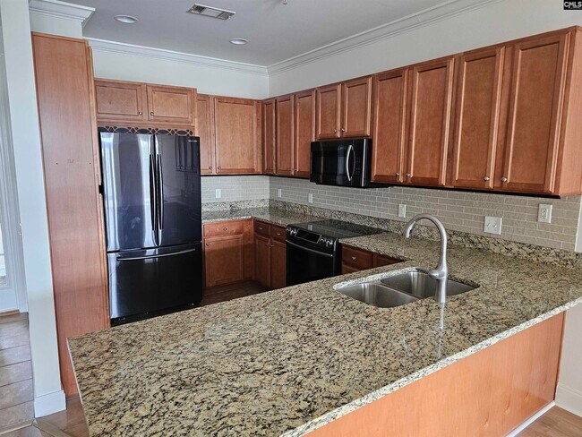 Building Photo - 112 Sandlapper Way