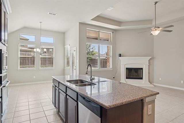 Building Photo - 924 Lake Cypress Ln