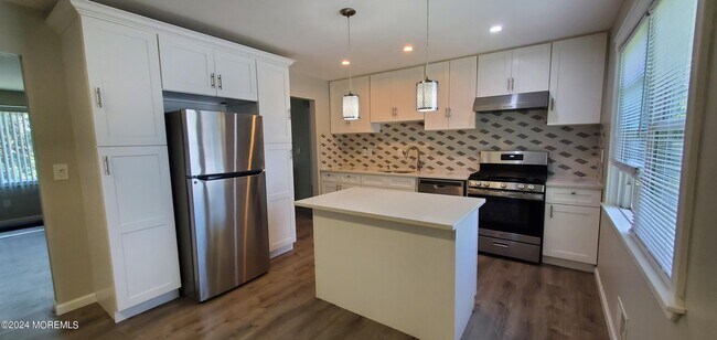 Building Photo - 1620 Union Ave