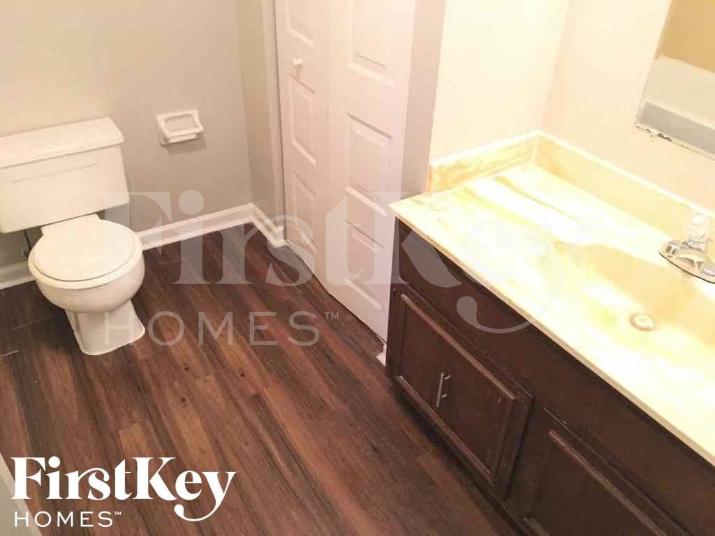 Building Photo - 2856 Baywood Dr