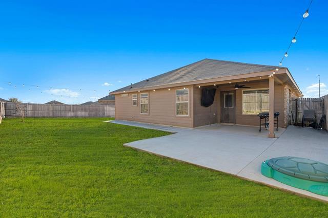 Building Photo - 421 Houndstooth Dr