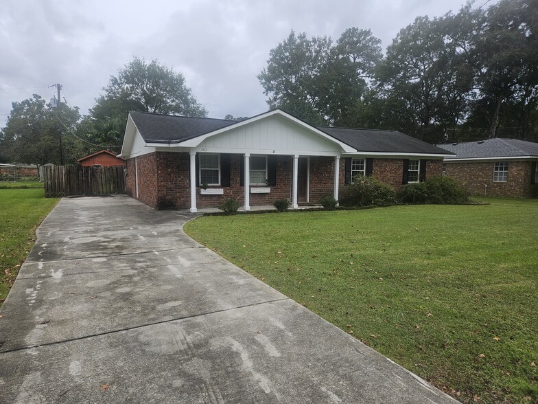 Building Photo - 503 W Tietgen St