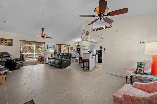 Building Photo - 1960 SE Bowie St