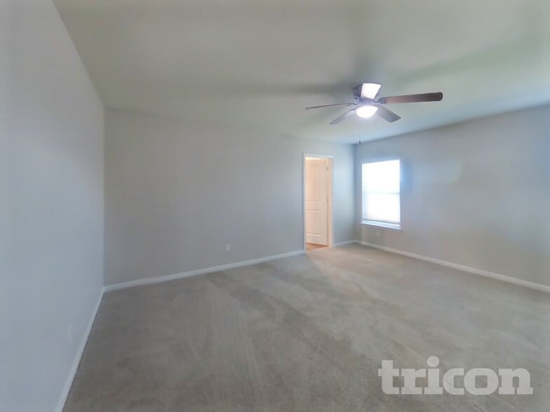 Building Photo - 715 Wonderland Trail