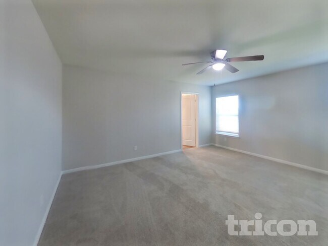 Building Photo - 715 Wonderland Trail