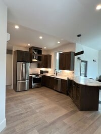 Building Photo - FULLY FURNISHED 2 BED, 1.5 BATH W/ GARAGE