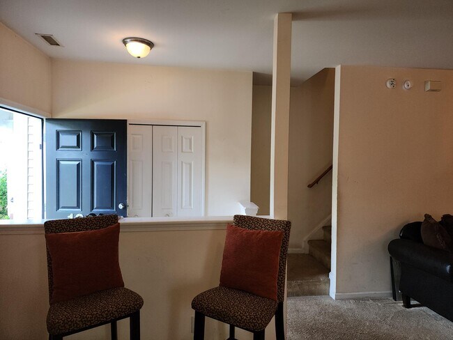 Building Photo - 1725 TW Alexander Dr