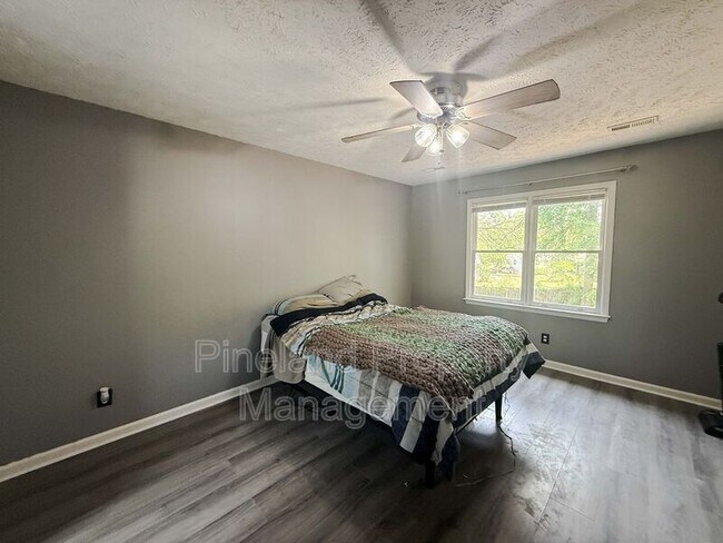 Building Photo - 3446 Sandystone Cir