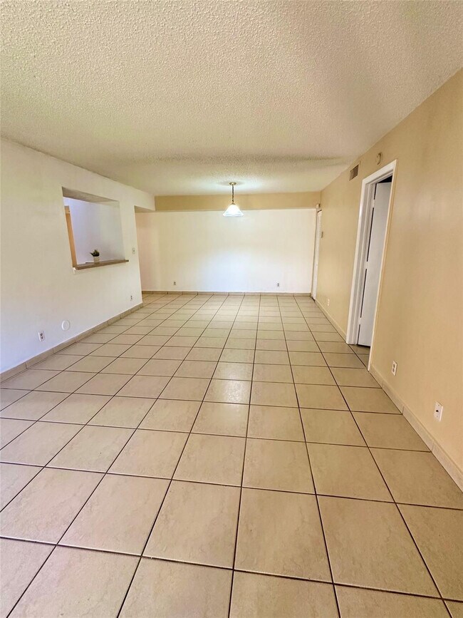 Building Photo - 12165 Royal Palm Blvd