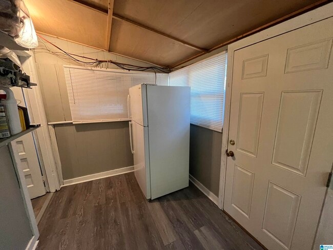 Building Photo - 624 4th Ct W