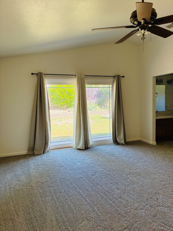 Building Photo - 45470 Clubhouse Dr