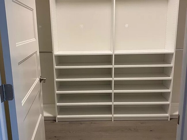 Building Photo - 575 S Goddard Blvd