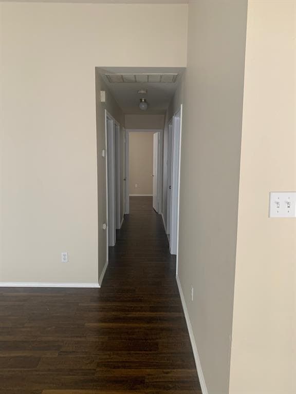 Building Photo - 1507 Parkwood Dr