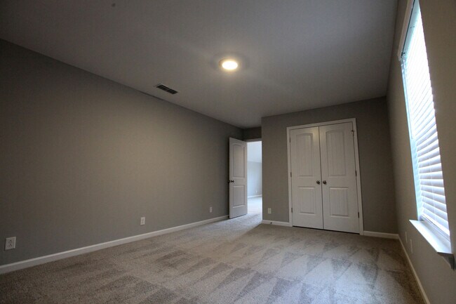 Building Photo - 3718 Black Powder Ln