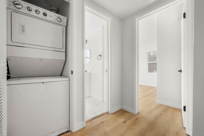 Building Photo - 8734.5 Belford Ave