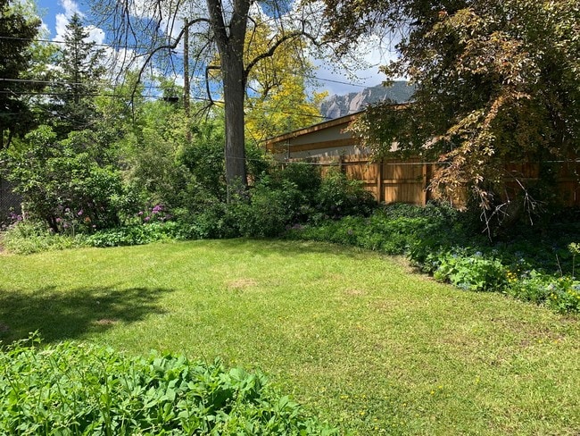 Building Photo - Amazing 2BD/2BA Chautauqua Home!