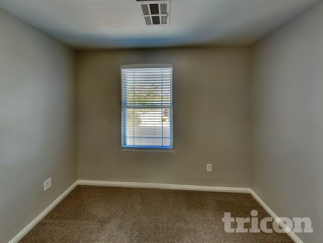 Building Photo - 129 Snow Dome Ave