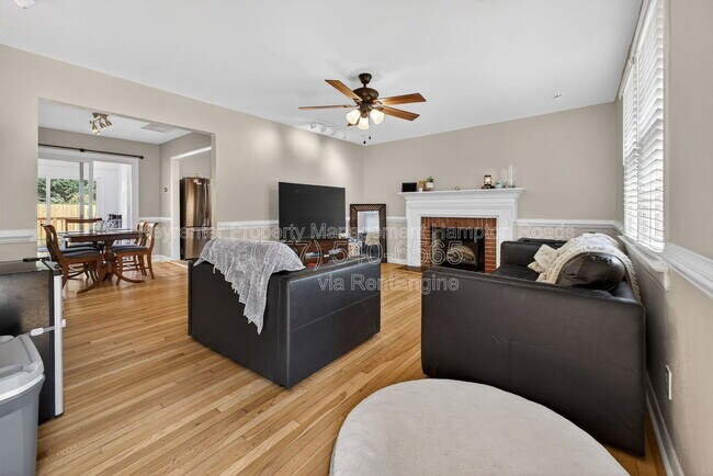 Building Photo - 1620 Melrose Pkwy