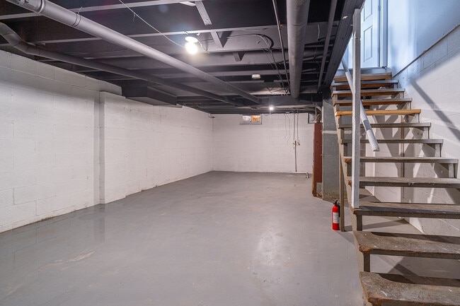 Building Photo - 1401 Lockbourne Rd