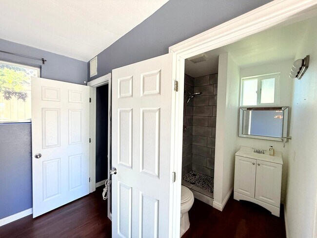 Building Photo - 17535-17537 Baltar Street