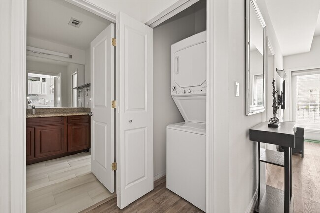 Building Photo - 1207 Grand W Blvd