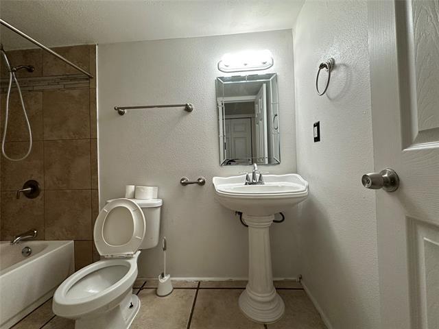 Building Photo - 910 Sunny Slope Dr