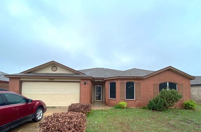 Primary Photo - 5207 Holster Dr