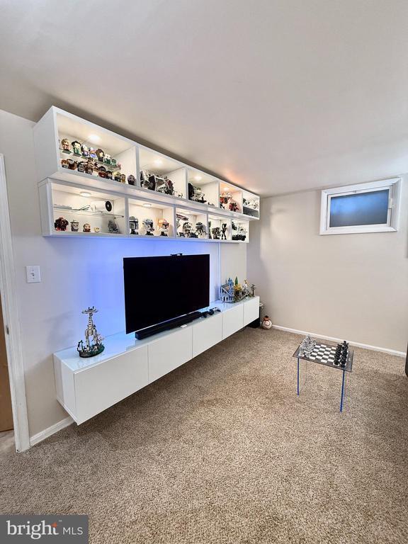 Building Photo - 5500 Woodlawn Manor Ct