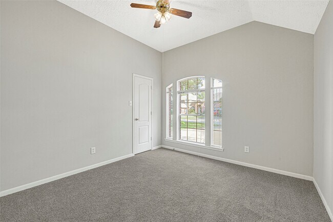Building Photo - 23223 Diamond Knoll Ct