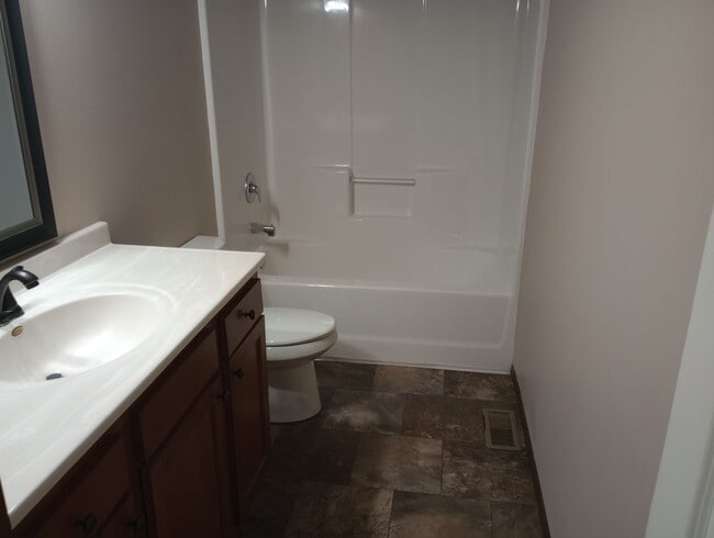 Building Photo - Two bedroom one bathroom w/ single garage