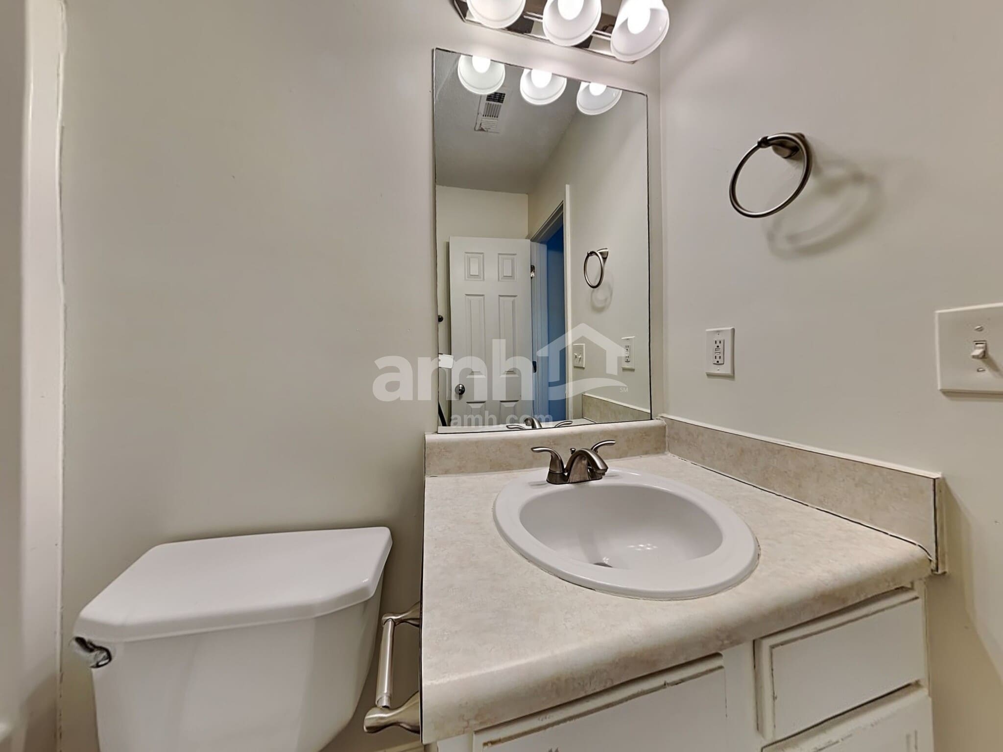 Building Photo - 3013 Summer Breeze Dr