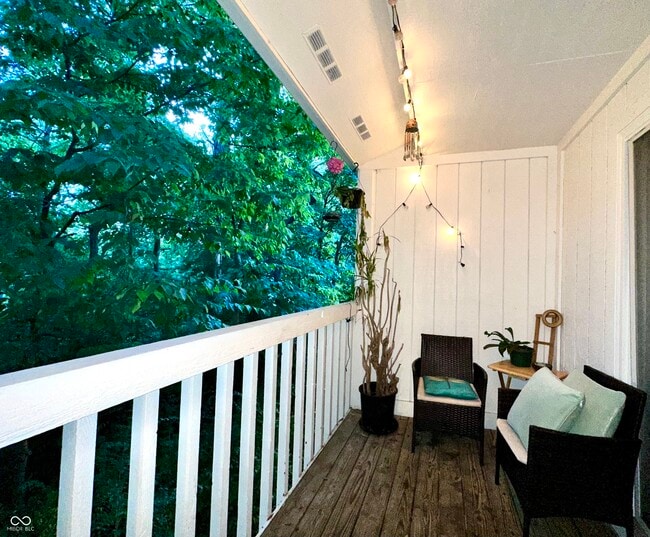 Building Photo - 1111 Island Woods Dr