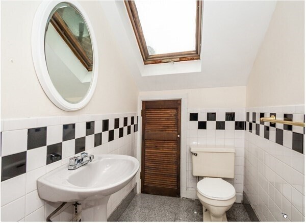 Building Photo - 29 Myrtle St