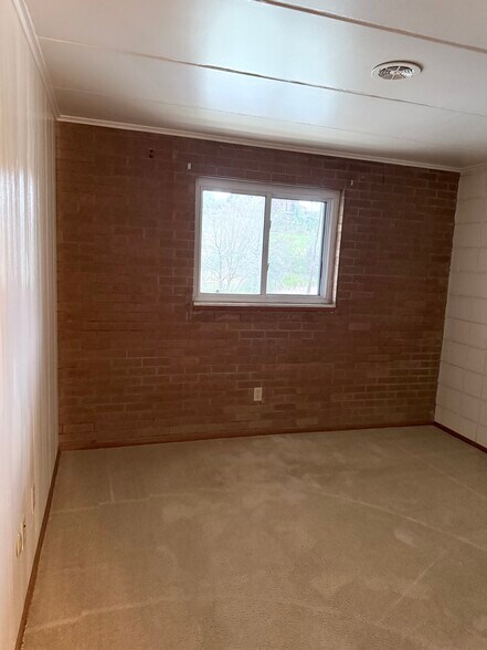 Building Photo - 437 College Ave