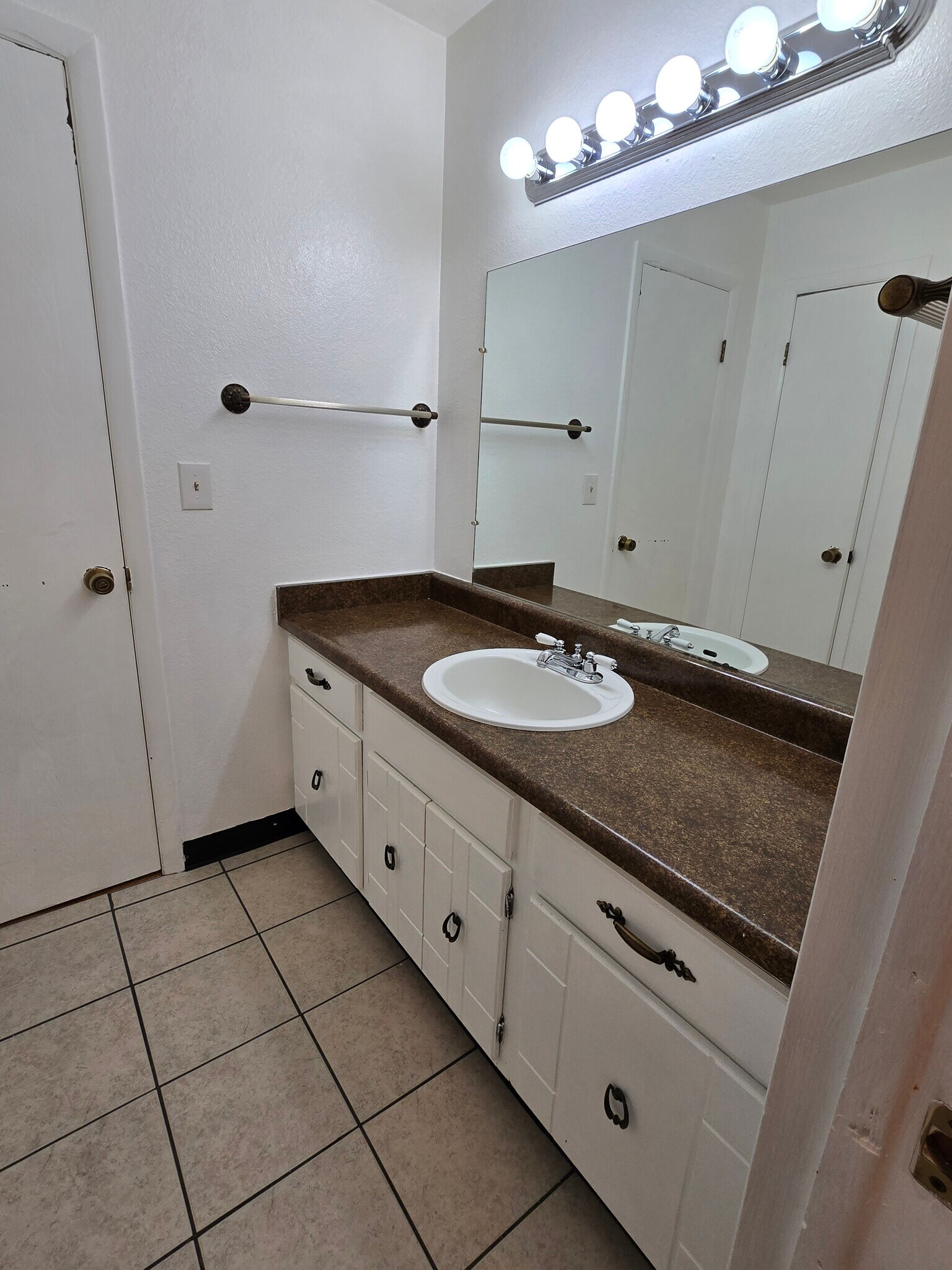 Building Photo - 403 Greenway Dr