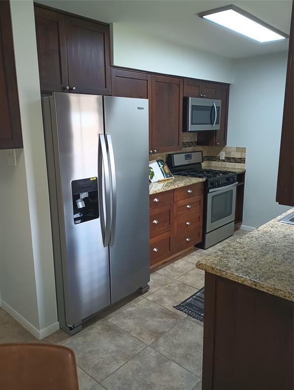 Building Photo - 2610 Carlow Dr