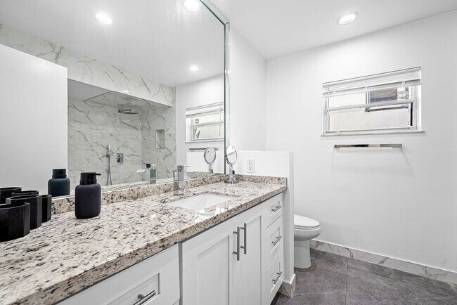 Building Photo - 6165 Old Court Rd