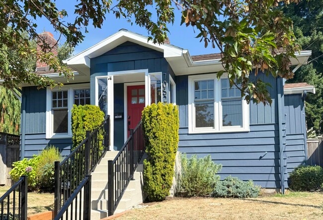 Primary Photo - Updated 4-Bedroom Home in the Heart of Loy...