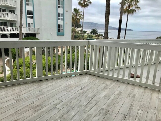 Building Photo - Totally Updated Ocean View 1 bedroom in Th...