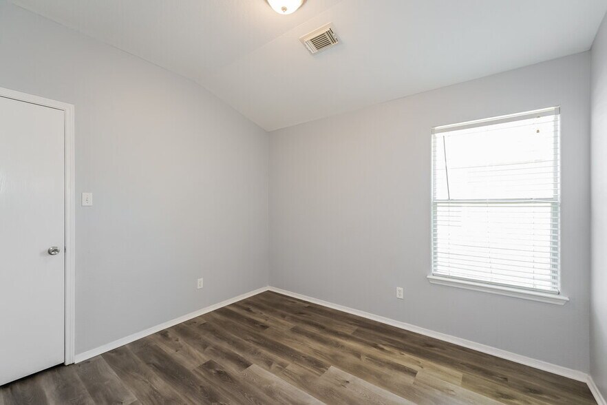 Building Photo - 19031 Wild Yaupon Dr