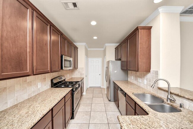 Building Photo - 6483 Calgary Woods Ln